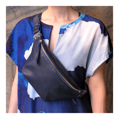 Bum bag LMAK 450 (leather), dark blue